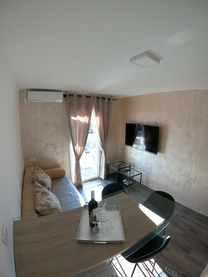 Apartment Natalia Valbandon Eksteriør bilde