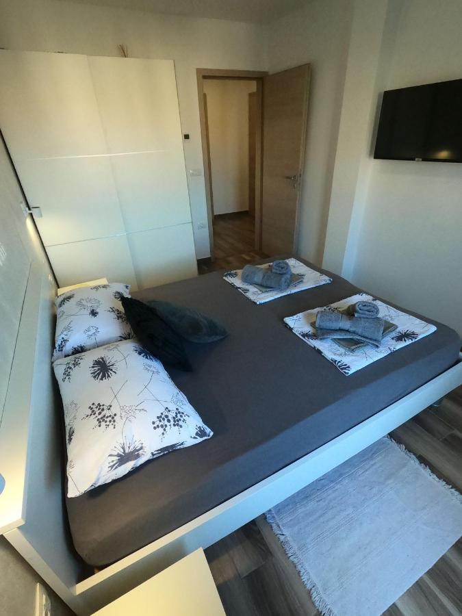 Apartment Natalia Valbandon Eksteriør bilde